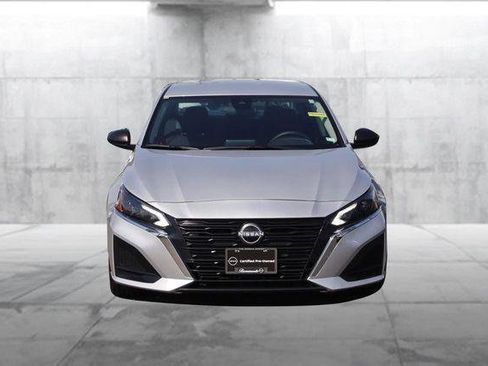 Used 2024 Nissan Altima 2.5 SV image 4