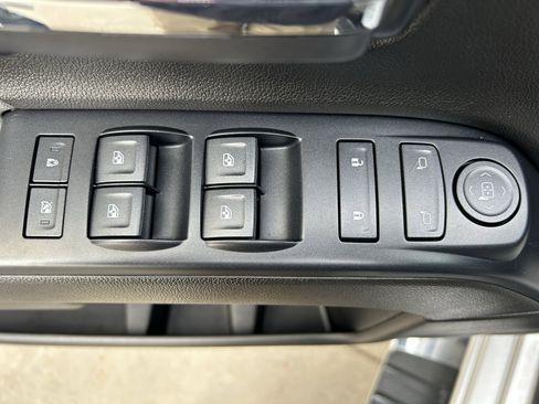 Used 2019 Chevrolet Silverado 1500 Custom w/ Custom Convenience Package image 16