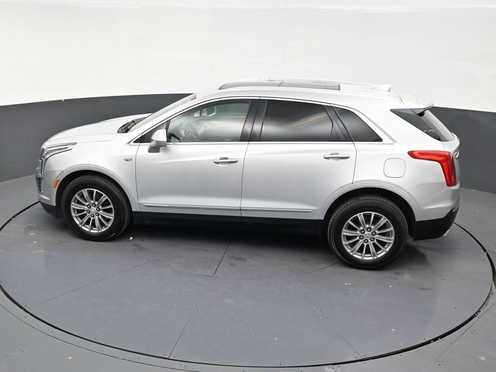 Used 2017 Cadillac XT5 Luxury w/ Driver Awareness Package FWD image 13