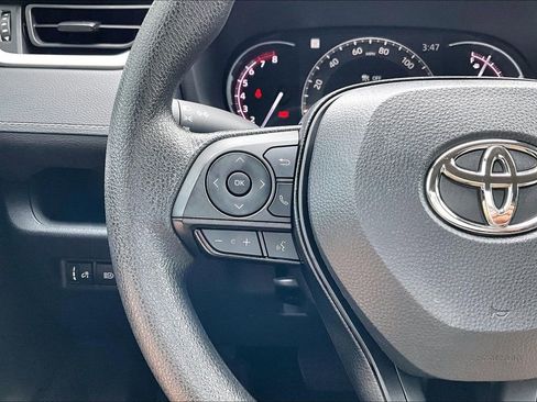 Used 2025 Toyota RAV4 LE AWD/4WD image 18