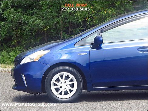 Used 2012 Toyota Prius V Five image 16