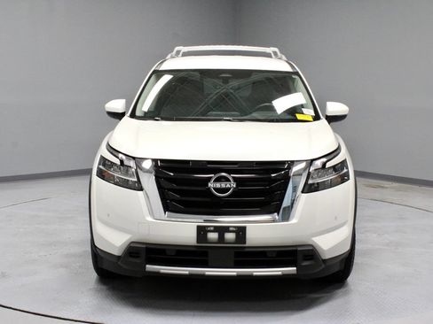 Used 2024 Nissan Pathfinder SL AWD/4WD image 8