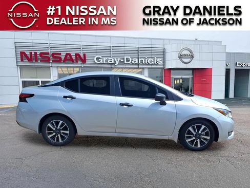 Used 2025 Nissan Versa S w/ S Plus Package FWD image 2