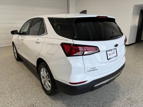 Used 2024 Chevrolet Equinox LT w/ LPO, Floor Liner Package FWD image 5