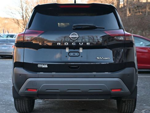 Used 2023 Nissan Rogue SV w/ SV Premium B Package image 5