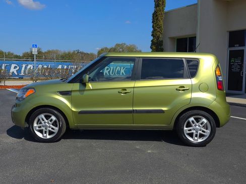 Used 2011 Kia Soul + w/ Audio Pkg image 8
