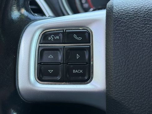 Used 2018 Dodge Journey SE w/ Connectivity Group FWD image 19