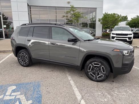New 2026 Jeep Cherokee Limited AWD/4WD image 37