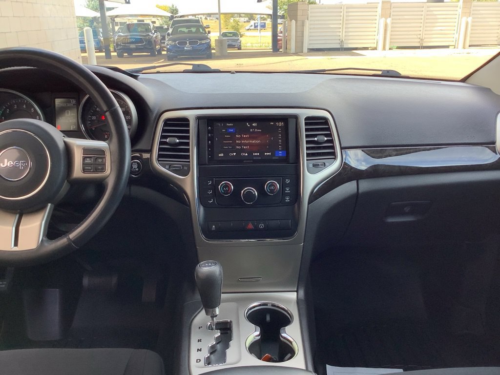 Used 2013 Jeep Grand Cherokee Laredo w/ Laredo E Group AWD/4WD image 12