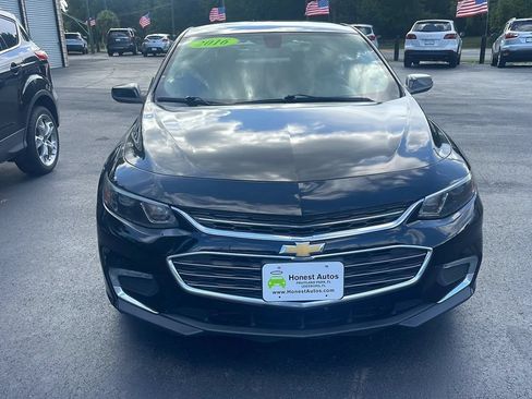 Used 2016 Chevrolet Malibu LT FWD image 2