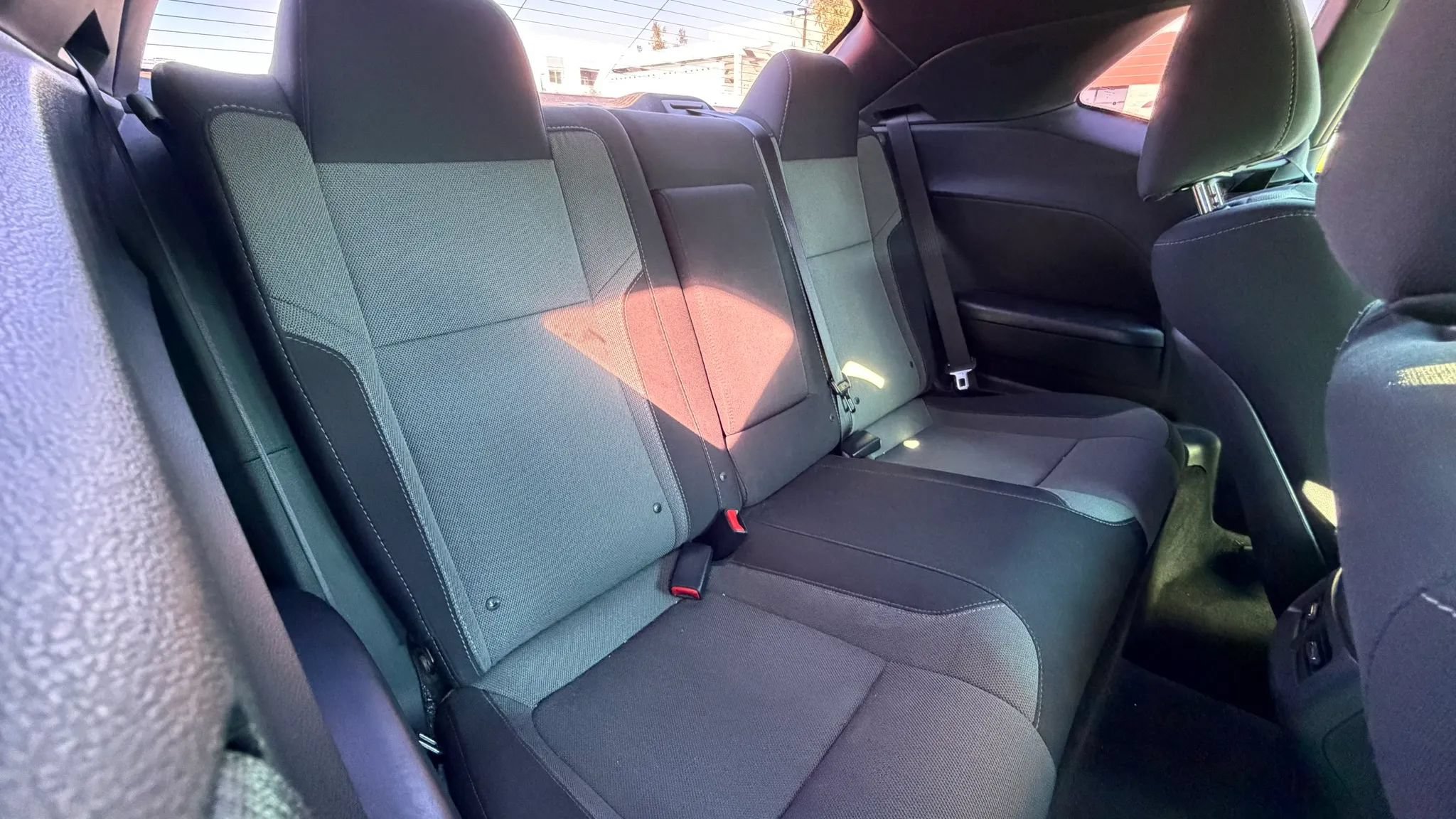 Used 2016 Dodge Challenger R/T w/ Driver Convenience Group RWD image 11