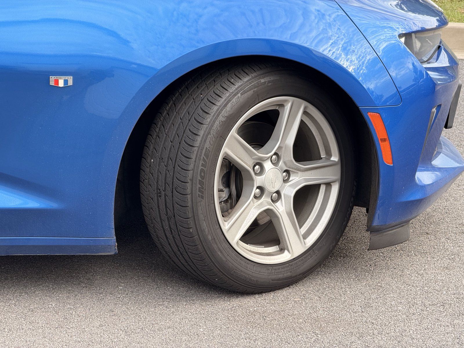 Used 2018 Chevrolet Camaro LT w/ Technology Package RWD image 5