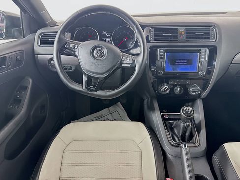 Used 2016 Volkswagen Jetta Sport image 26