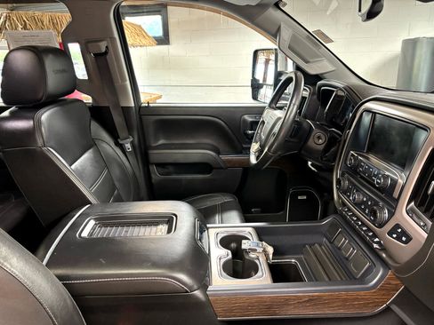 Used 2018 GMC Sierra 3500 Denali w/ Duramax Plus Package image 18