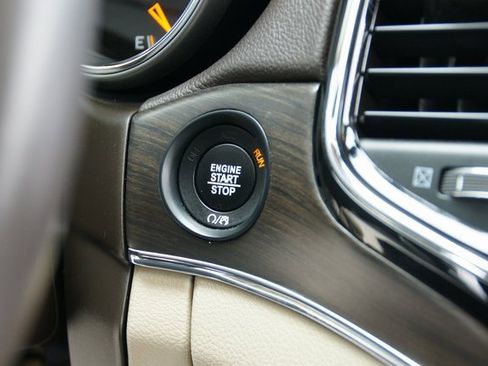 Used 2020 Jeep Grand Cherokee Overland image 20