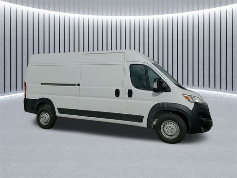 Used 2025 RAM ProMaster 2500 w/ Convenience Group image 3
