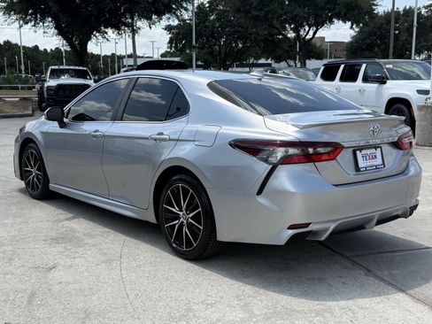 Used 2023 Toyota Camry SE FWD image 7