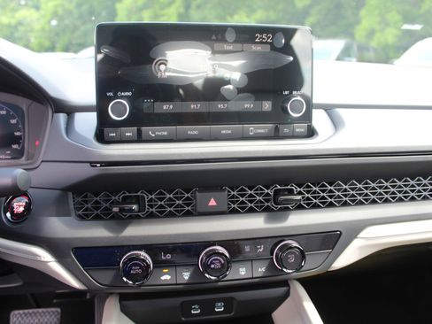 New 2025 Honda Accord LX image 7