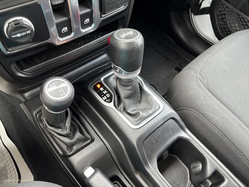 Used 2022 Jeep Wrangler Sport AWD/4WD image 28