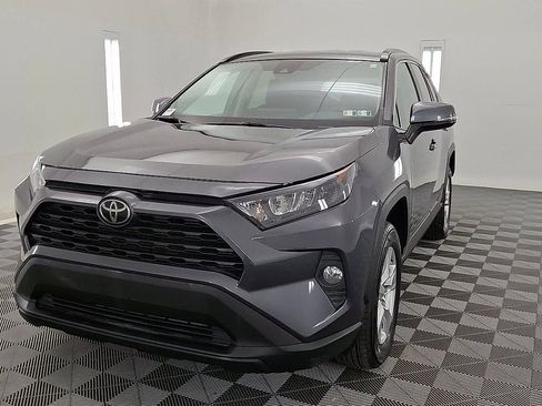 Used 2020 Toyota RAV4 XLE image 8