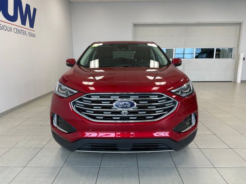 Used 2024 Ford Edge Titanium w/ Equipment Group 301A AWD/4WD image 3