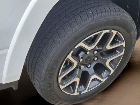 Used 2026 RAM 1500 Laramie AWD/4WD image 33