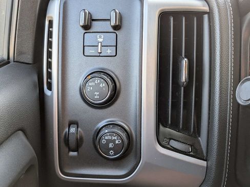 Used 2015 GMC Sierra 1500 SLE w/ SLE Value Package AWD/4WD image 22