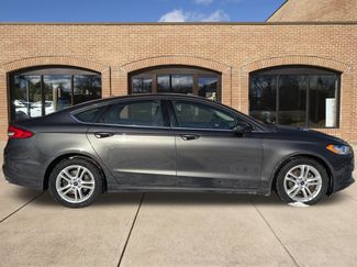 Used 2018 Ford Fusion SE w/ Fusion SE Technology Package video 2