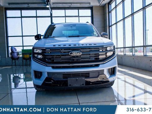 New 2026 Ford Expedition Platinum w/ Stealth Appearance Package AWD/4WD image 28