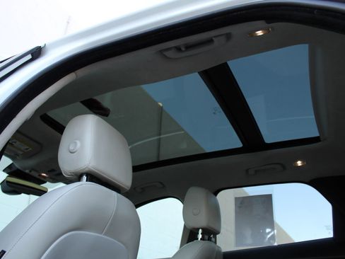 Used 2020 Jaguar F-PACE Prestige AWD/4WD image 26