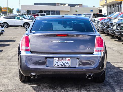 Used 2014 Chrysler 300 RWD image 5