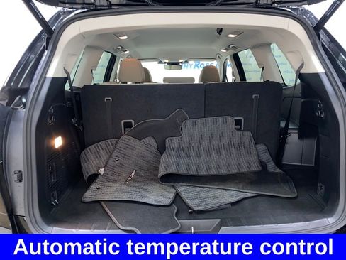 Certified 2023 Subaru Ascent Premium w/ Convenience Package image 16