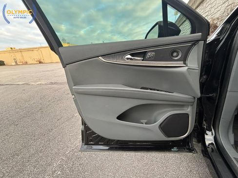 Used 2019 Lincoln Nautilus Reserve image 43