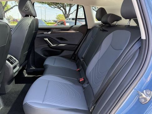 New 2026 Volkswagen Tiguan SE FWD image 18
