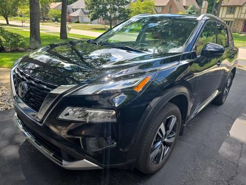 Certified 2023 Nissan Rogue Platinum AWD/4WD image 2