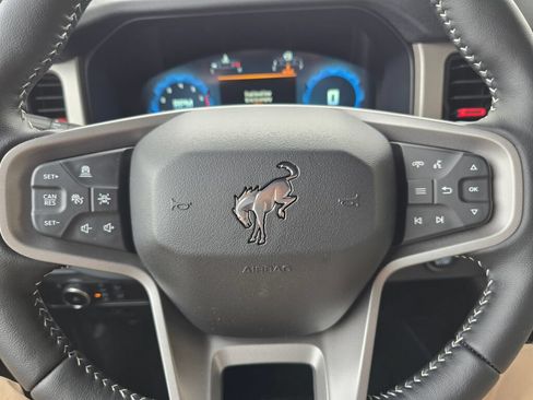 New 2026 Ford Bronco Outer Banks w/ Sasquatch Package AWD/4WD image 16