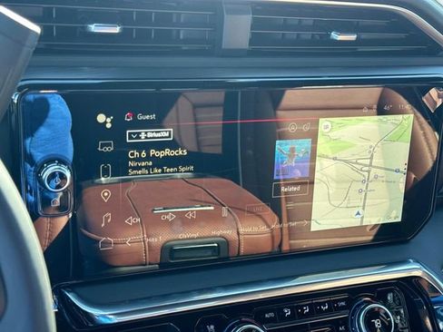 New 2026 GMC Sierra 2500 Denali Ultimate w/ LPO, Black Badging Package image 32