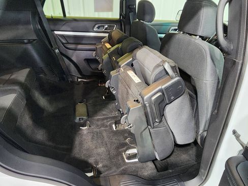 Used 2016 Ford Explorer XLT AWD/4WD image 38