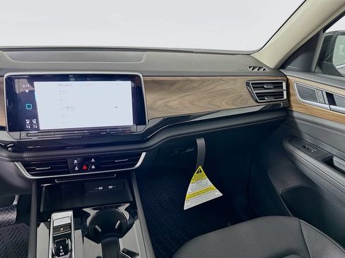 Used 2026 Volkswagen Atlas SE w/ Panoramic Sunroof Package FWD image 21