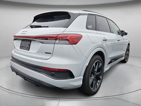 Used 2024 Audi Q4 e-tron Premium Plus w/ Premium Plus image 5