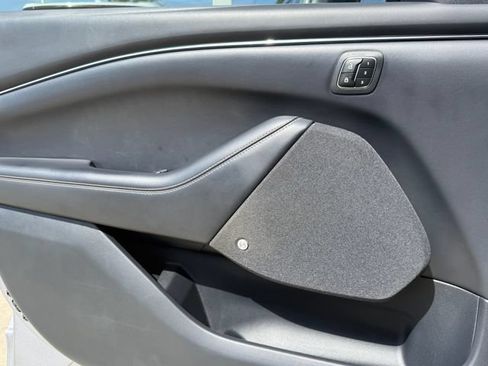 Used 2021 Ford Mustang Mach-E Premium RWD image 21
