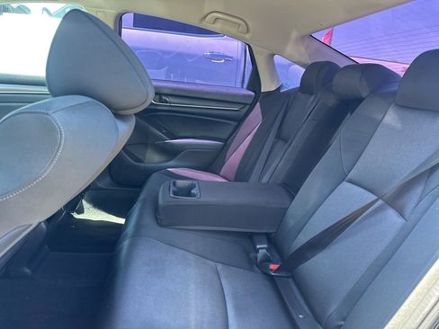 Used 2018 Honda Accord LX image 8