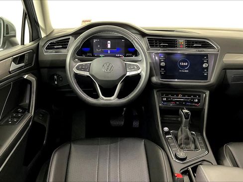 Used 2022 Volkswagen Tiguan SE image 5