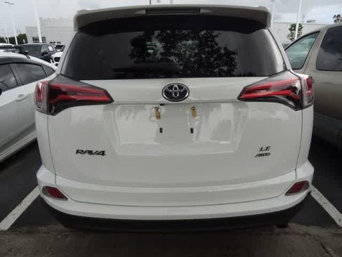Used 2018 Toyota RAV4 LE w/ All Weather Liner Package AWD/4WD image 5