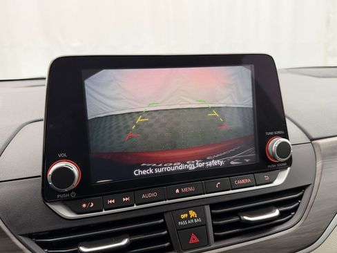 Used 2025 Nissan Altima 2.5 SV image 14