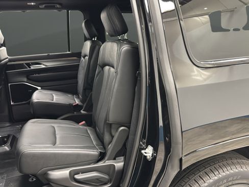 New 2026 Jeep Grand Wagoneer Limited AWD/4WD image 11