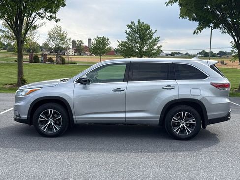 Used 2016 Toyota Highlander XLE AWD/4WD image 5