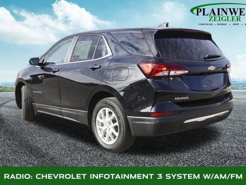 Used 2024 Chevrolet Equinox LT image 2