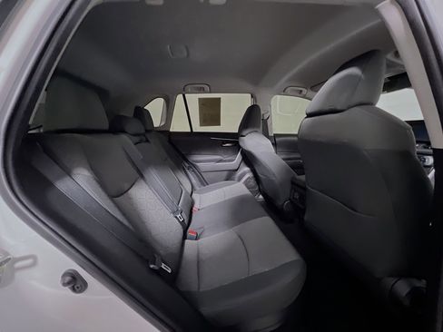 Used 2022 Toyota RAV4 XLE image 33
