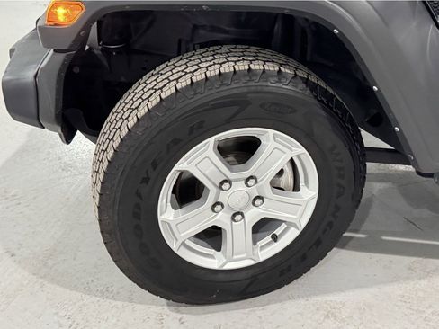 Used 2022 Jeep Wrangler Sport S image 41